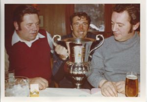 1971: Auch Filser-Bua Heinz Islinger (r.) hätte gerne den Bayern-Pokal gewonnen.