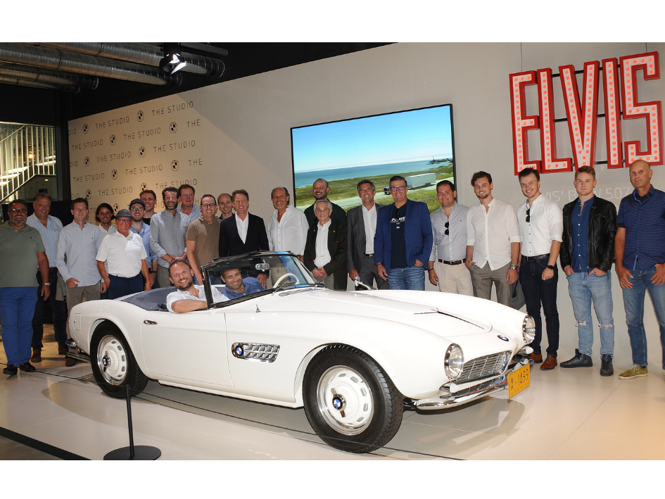 Filser-Buam mit dem original BMW 507 von Elvis Presley