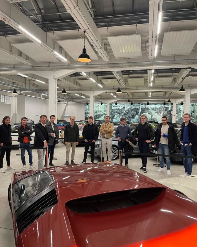 Besuch der BMW Group Classic in München. Vielen Dank an @helmutkaes für die faszinierende Führung. 

#filserbuam #tradition #cars #museum #bmw #classic #muenchen #historical #iconic #racecars #oldtimer #mrbean